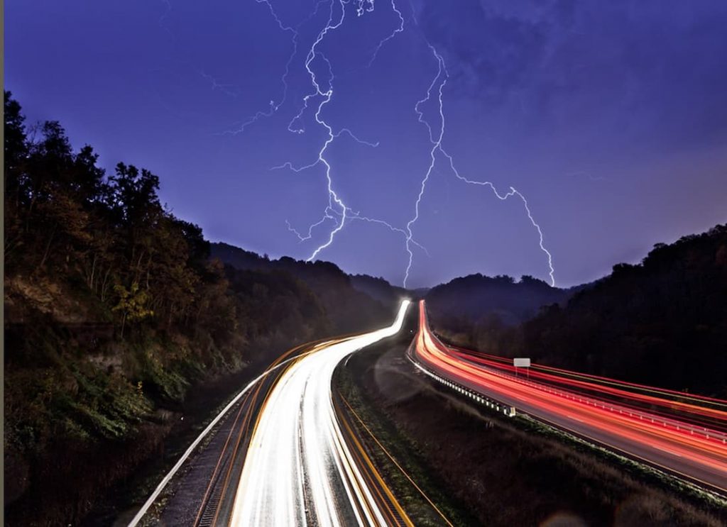 how is thunder and lightning made, how lightning is made, lightning, thunder, lightning bolt live lightning, thunderstorm,is lightning electricity, how lightning is formed, how is lightning created