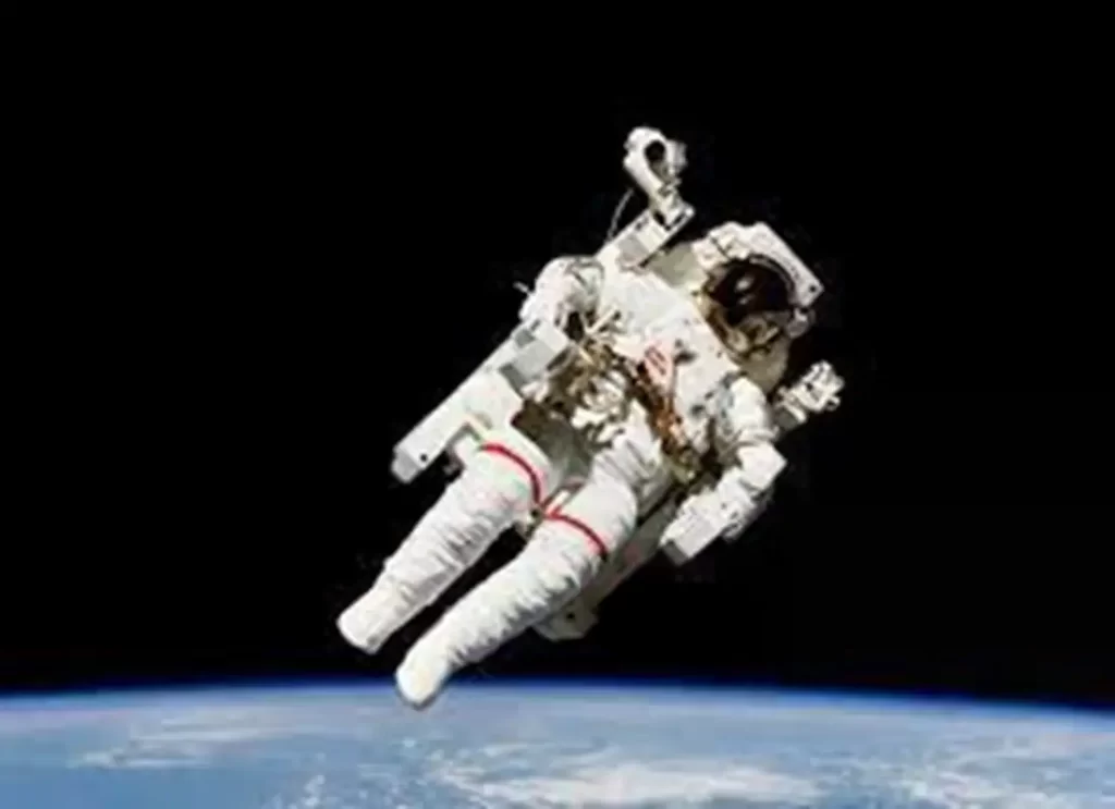 , astronaut meals, astronaut food nasa, what kinds of foods do astronauts eat in space today, nasa astronaut food, how do astronaut eat in space, outer space food, nasa astronauts food