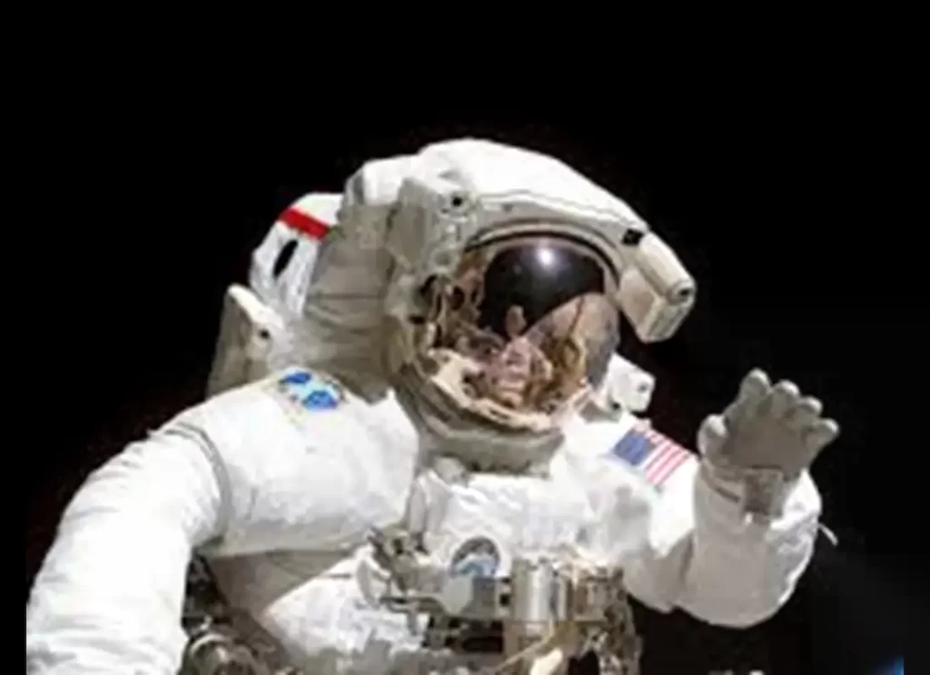 , when do astronauts eat,how do astronauts eat in space, spaceman food, what is astronaut food, what do astronauts drink, space rations, astronaut snacks, austronaut food, dining in space, iss food,