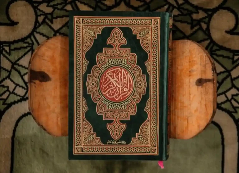 the quran,who wrote the quran,the noble quran,what is the quran,when was the quran written, what is the quran,how many pages is the quran